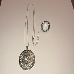 NECKLACE AND RING SET WITH RHINESTONES